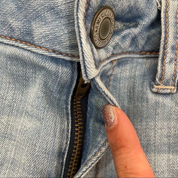 American Eagle Light Wash Embroidery Jeggings - Picture 6 of 9